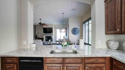 Studio (3 Bedrooms) | Private kitchen | Fridge, microwave, oven, blender