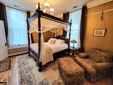 The Expeditionist | Free minibar, individually decorated, individually furnished