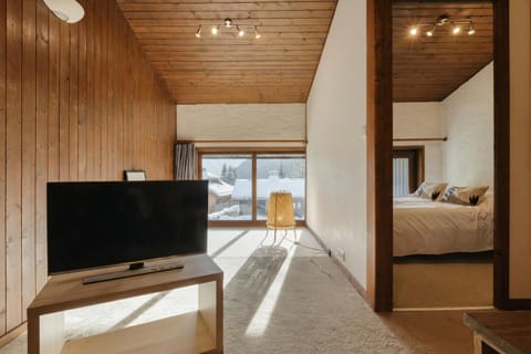 Common area (corridors, hall)