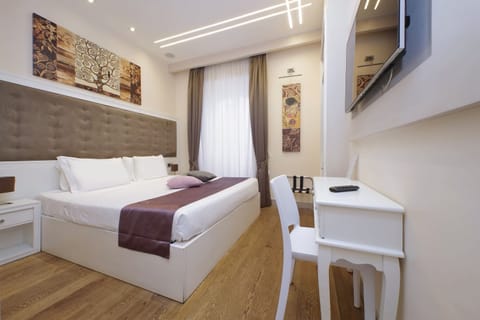 Business Double or Twin Room, Non Smoking | Down comforters, in-room safe, soundproofing, free WiFi