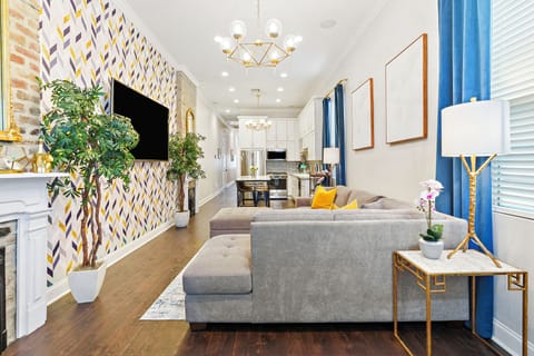 Beautiful entrance to the home when you walk in the front door! Living Room