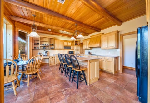 [Kitchen] Along with the Dining Room, there are Many Seating Options Available in the Kitchen at the Island and Kitchen Table. Perfect for a Quick Meal!