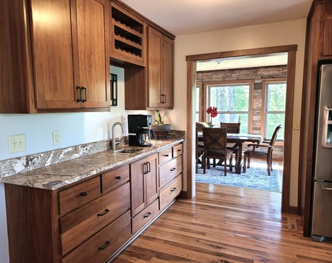 Wet bar and dining area.