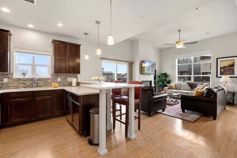 House, Multiple Beds, Patio, Garden View (238 Osiander St. Unit D) | Private kitchen | Fridge, microwave, oven, stovetop