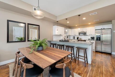 House, Multiple Beds, Kitchen, Garden View (874 Baum St. (Unit C)) | Dining