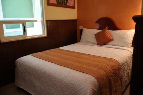 Standard Room | Desk, free WiFi