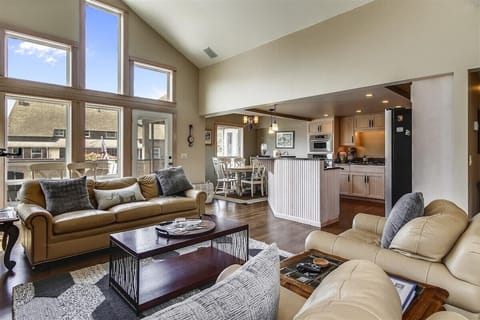 Living Room at Quail Cove