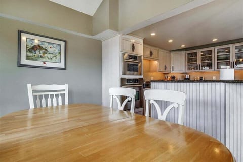 Dining at Quail Cove