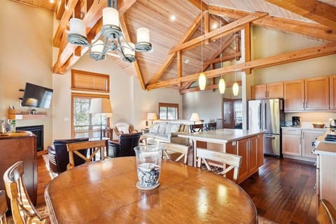 Dining Area at The Lodges A1