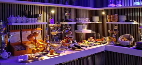 Free daily self-serve breakfast