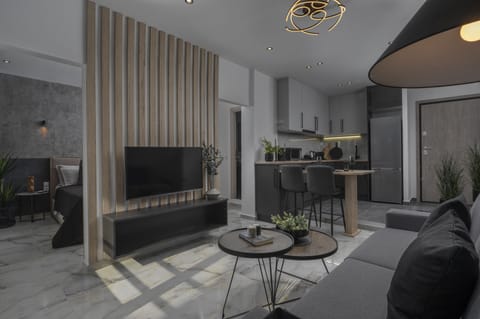 Comfort Double Room (Grande) | Hypo-allergenic bedding, blackout drapes, iron/ironing board, free WiFi