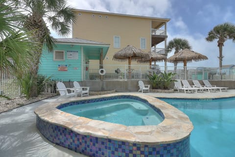Sandhill Townhomes Gated Community with Hot tub