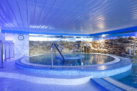 Couples treatment rooms, sauna, hot tub, Turkish bath, body treatments