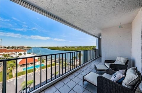 Balcony 2