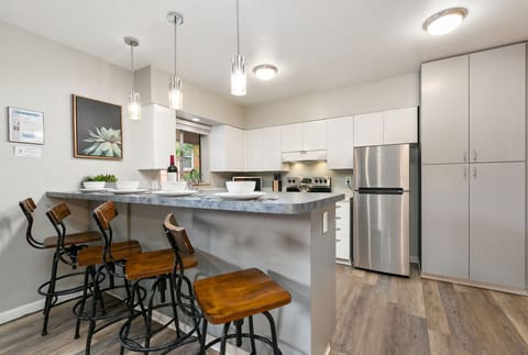 Condo, Multiple Beds, Patio, Garden View (220 Peterson St Unit 6) | Private kitchen | Fridge, microwave, oven, stovetop