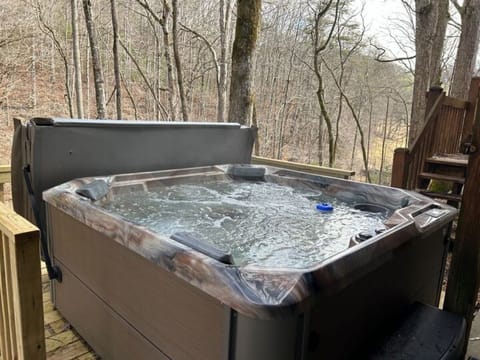 "The sound of the creek in the back yard so peaceful." - Samantha (January 2026)