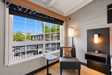 Classic Room, 2 Queen Beds | Courtyard view