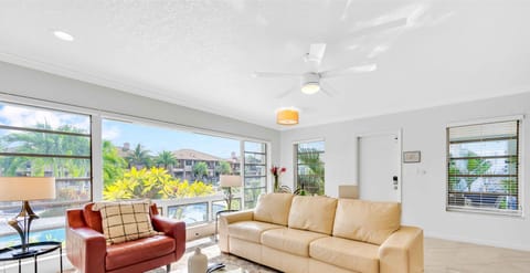 The living area is open and modern, the leather sofa doubles as a king-sized pull-out bed, should you require an extra space to sleep.