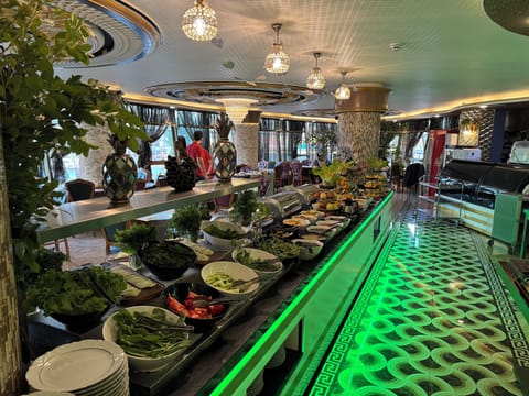 Daily buffet breakfast for a fee