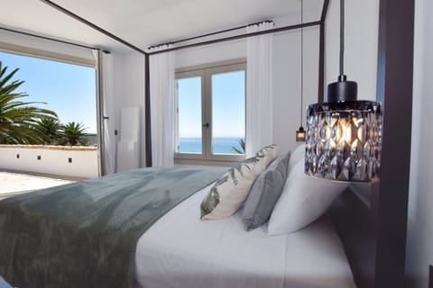 Independent suite