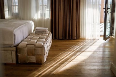 Luxury Villa | In-room safe, individually decorated, individually furnished, desk