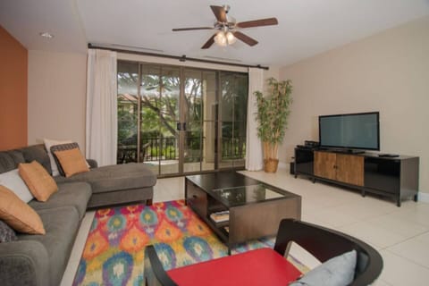 Spacious Livingroom