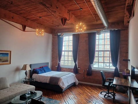 Studio Loft Bedroom-Living Room-Work Space-Window Views