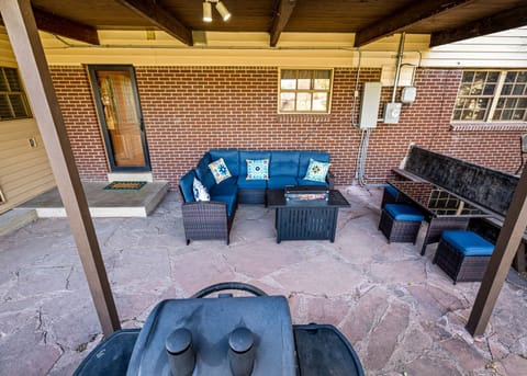 Outdoor Patio with Propane Firepit
