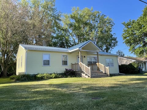 Front inc 2 parking spaces