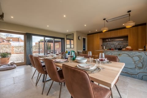 Hayloft, Burnham Market: The spacious dual aspect kitchen/diner