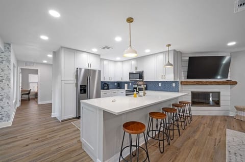 Kitchen with breakfast bar seating