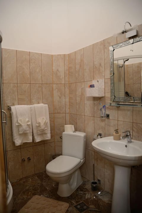 Luxury Double Room | Bathroom