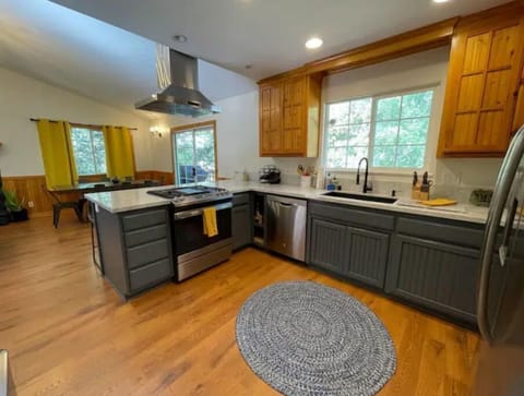 Kitchen includes all major appliances ie. dish washer, blender, crock pot, etc.
