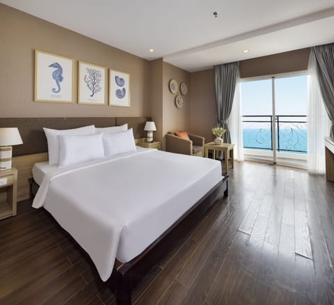 Deluxe Double Room, Balcony, Sea View | In-room safe, desk, blackout drapes, soundproofing