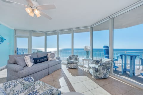 Waterscape B500 Living Room
