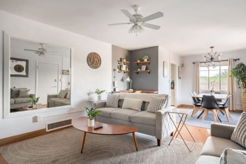 - Experience effortless flow and modern living in our combined living and dining area of the apartment in Tucson- Enjoy the perfect harmony of relaxation and dining- Ideal for entertaining our flexible space accommodates both dinners and gatherings
