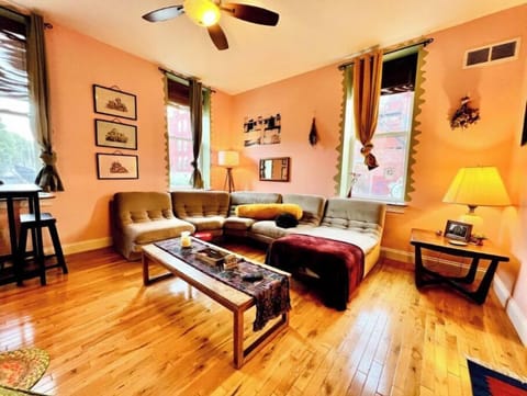 exceptional vintage extremel unique couch