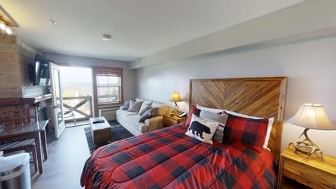 Indoors, Home Decor, Lamp, Cushion, Bed