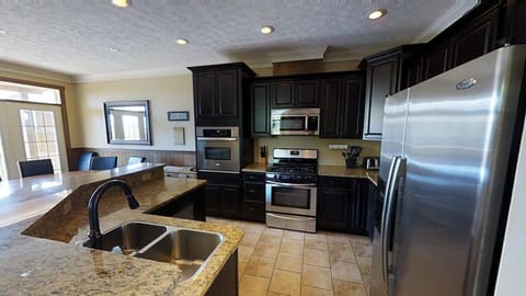 Kitchen, Indoors, Refrigerator, Microwave, Oven