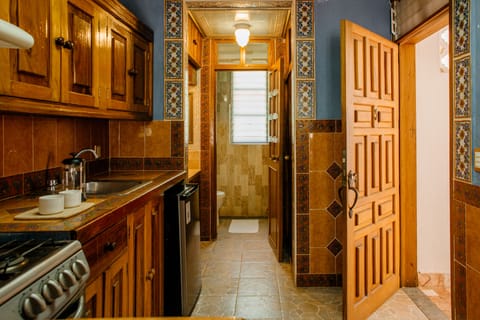 Standard Room | Private kitchen | Mini-fridge, stovetop, coffee/tea maker, cookware/dishes/utensils