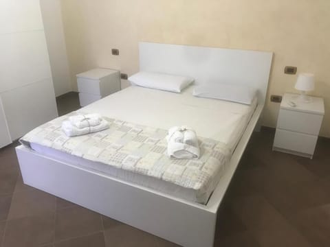 Apartment | 2 bedrooms, desk, laptop workspace, soundproofing