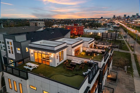 Welcome to our Ole Smoky-themed home — built for group stays, with three levels, stunning rooftop views, and just 8 minutes to Broadway.