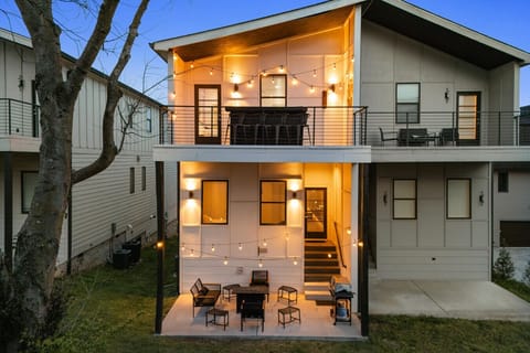 Modern multi-level Nashville home designed for group stays, located in a quiet area just minutes from downtown!