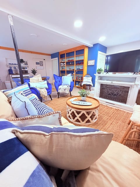 Peaceful and serene living space to relax after a long day. 