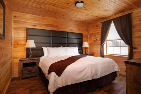 King Bedroom #1