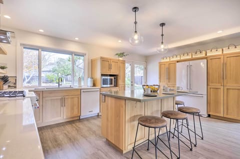 Kitchen | Cooking Basics | Complimentary Spices | Blender | Toaster Oven