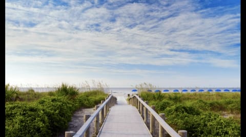 Steps to the Beach 