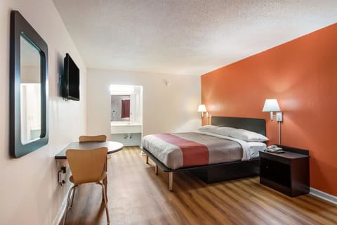 Iron/ironing board, free WiFi, bed sheets, alarm clocks