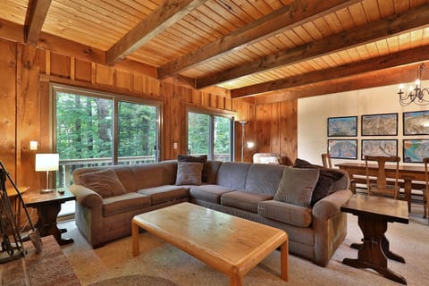 Condo, 3 Bedrooms | Living area