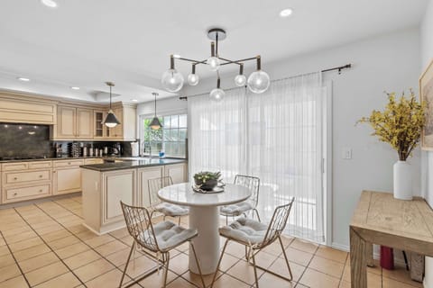 Cozy space with a small dining nook